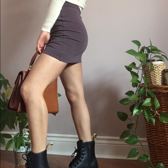 Aritzia Sunday best bodycon skirt - Picture 2 of 4